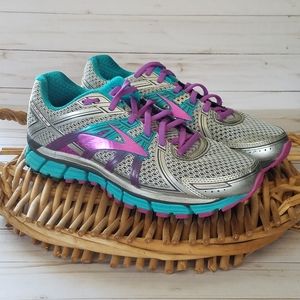 Brooks GTS 17 Size 10 Wide.